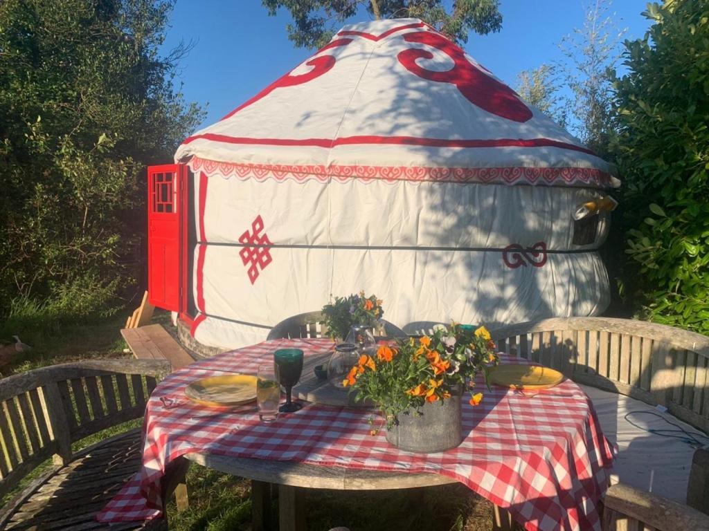 Traditional Yurt @ Longleat Warminster Ngoại thất bức ảnh